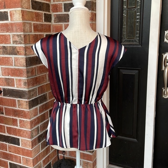 Express Asymmetrical Top - Picture 3 of 8